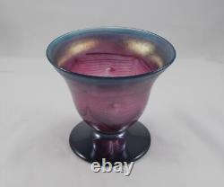 Vase en verre artistique design rare et élégant, en verre irisé violet, fait main et signé