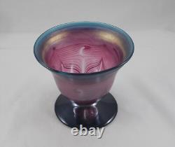 Vase en verre artistique design rare et élégant, en verre irisé violet, fait main et signé