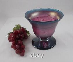 Vase en verre artistique design rare et élégant, en verre irisé violet, fait main et signé