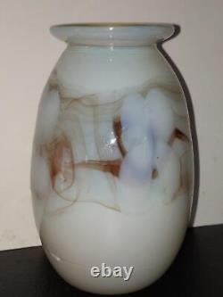 Vase en verre artistique du studio de Tennessee d'Irving J Slotchiver, 1975