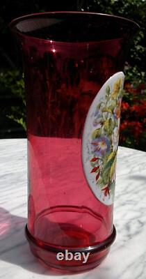 Vase en verre artistique émaillé de Moser en cristal de Bohême antique vers 1830, 23,5 cm de hauteur