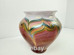 Vase en verre artistique irisé à plumes tirées signé Joseph Morel Zellique 1982