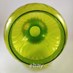 Vase en verre artistique irisé austro-bohémien de 22 cm de large avec grenouille