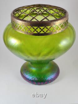 Vase en verre artistique irisé austro-bohémien de 22 cm de large avec grenouille