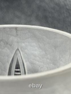 Vase en verre artistique signé Anja Isphording 1989, en verre de studio sculpté et coulé, 17 cm