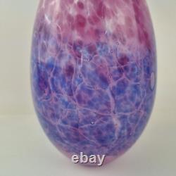 Vase en verre artistique signé Pete Fricker, roses et violets, hauteur 20 cm