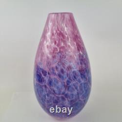 Vase en verre artistique signé Pete Fricker, roses et violets, hauteur 20 cm