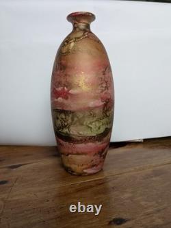 Vase en verre artistique signé Sylvie Montagnon 21 cm rose vert et or abstrait