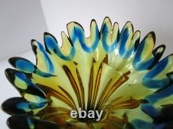 Vase en verre artistique soufflé à la main MCM vert or bleu 10,50 pouces de hauteur