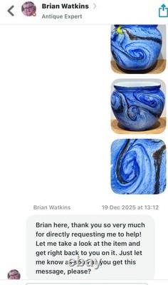 Vase en verre artistique soufflé à la main bleu par l'artiste français Jean Claude Novaro 1986