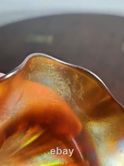 Vase en verre artistique soufflé à la main irisé orange à bord festonné de style victorien antique