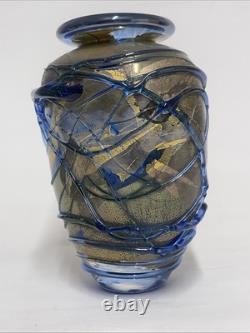 Vase en verre artistique soufflé à la main signé Joy Greenhalgh infusé avec de l'or 24 carats