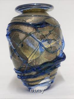 Vase en verre artistique soufflé à la main signé Joy Greenhalgh infusé avec de l'or 24 carats