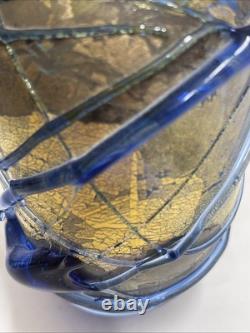 Vase en verre artistique soufflé à la main signé Joy Greenhalgh infusé avec de l'or 24 carats