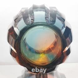 Vase en verre artistique tchèque lourd incroyable de 10,5 pouces, facetté arc-en-ciel, réactif aux UV, vintage