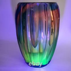 Vase en verre artistique tchèque lourd incroyable de 10,5 pouces, facetté arc-en-ciel, réactif aux UV, vintage
