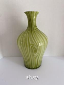 Vase en verre artistique vert vintage du 20ème siècle, grand, 40 cm