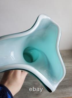 Vase en verre artistique vintage Empoli Cristalleria Fratelli Betti en turquoise et blanc 15 pouces