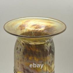 Vase en verre artistique vintage Roger Roland signé, irisé doré, soufflé à la main, 8¾ pouces