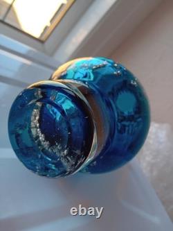 Vase en verre bleu Schott Zwiesel de 7 pouces de hauteur avec des bulles, vintage des années 1970, en bon état.