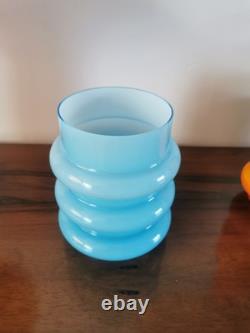 Vase en verre bleu à casquette scandinave vintage des années 60-70, Alsterfors suédois