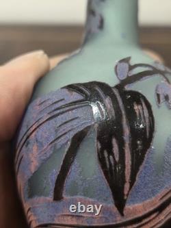 Vase en verre camée Art Nouveau authentique d'Émile Gallé 'Muguet' Ex-Hôtel Culloden