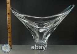 Vase en verre cristal clair Vannes France, art en verre libre forme MCM, 10½ pouces de hauteur