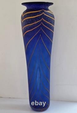 Vase en verre d’art British Studio de Will Shakspeare, bleu, avec motif filé jaune, 35 cm