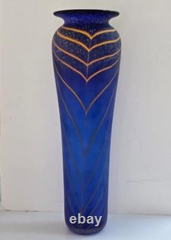 Vase en verre d’art British Studio de Will Shakspeare, bleu, avec motif filé jaune, 35 cm