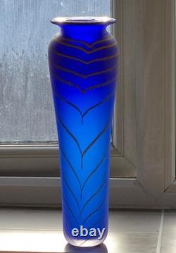 Vase en verre d’art British Studio de Will Shakspeare, bleu, avec motif filé jaune, 35 cm