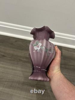 Vase en verre d'art Fenton améthystes satin peint à la main vase tulipe violet