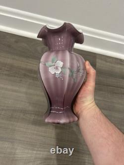 Vase en verre d'art Fenton améthystes satin peint à la main vase tulipe violet