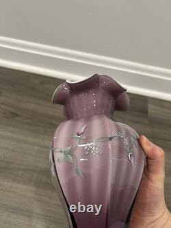 Vase en verre d'art Fenton améthystes satin peint à la main vase tulipe violet