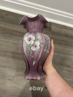 Vase en verre d'art Fenton améthystes satin peint à la main vase tulipe violet
