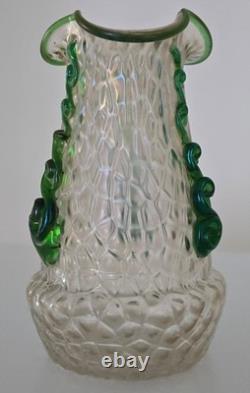 Vase en verre d'art Kralik Martele Art Nouveau avec décoration appliquée en rigaree verte vers 1900