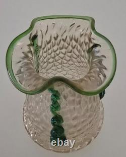 Vase en verre d'art Kralik Martele Art Nouveau avec décoration appliquée en rigaree verte vers 1900