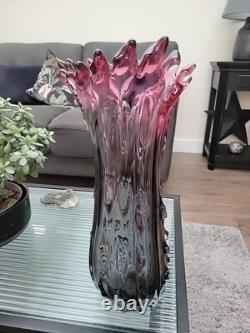 Vase en verre d’art Murano améthyste vintage soufflé à la main avec bord ondulé en forme de flamme, 17 pouces