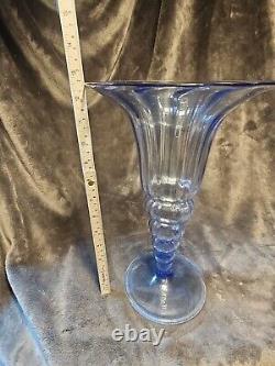 Vase en verre d'art Murano italien antique (années 1920) bleu soufflé à la main en spirale grand