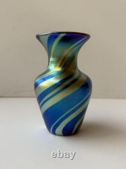 Vase en verre d'art Royal Zebra de Lundberg Studios, bleu et or, soufflé à la main, signé