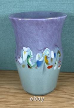 Vase en verre d'art Strathearn vintage vert/lilas avec saumon bondissant et plat assorti