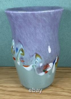 Vase en verre d'art Strathearn vintage vert/lilas avec saumon bondissant et plat assorti