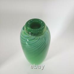 Vase en verre d'art Vintage signé Steven Main 1989 en coffret 7 Main Studio vert clair