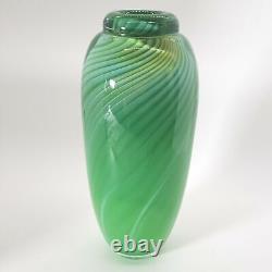 Vase en verre d'art Vintage signé Steven Main 1989 en coffret 7 Main Studio vert clair