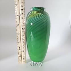 Vase en verre d'art Vintage signé Steven Main 1989 en coffret 7 Main Studio vert clair