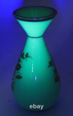 Vase en verre d'art à l'uranium Harrach/Bristol