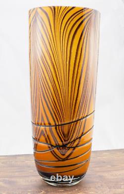 Vase en verre d'art à rayures tigrées orange et noires soufflé à la main, style Murano, 13-7/8 pouces