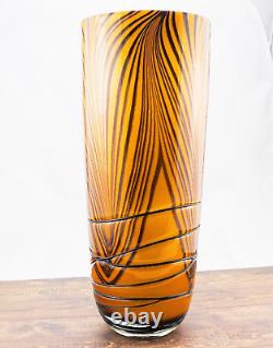 Vase en verre d'art à rayures tigrées orange et noires soufflé à la main, style Murano, 13-7/8 pouces