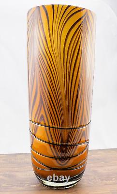 Vase en verre d'art à rayures tigrées orange et noires soufflé à la main, style Murano, 13-7/8 pouces