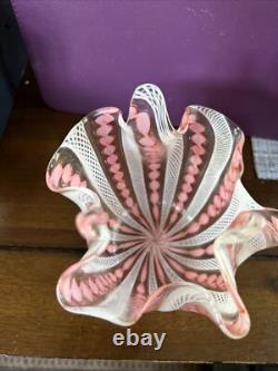 Vase en verre d'art de Murano, Italie, avec des éclats de latticinio et d'aventurine, modèle fazzoletto/kerchief