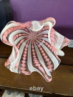 Vase en verre d'art de Murano, Italie, avec des éclats de latticinio et d'aventurine, modèle fazzoletto/kerchief